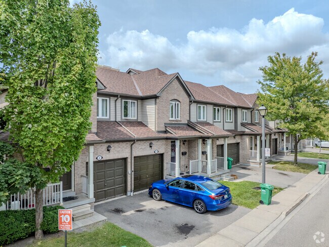 Photo du bâtiment - Erin Centre Village
