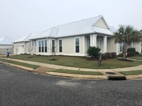 Building Photo - 4847 E Cypress Loop