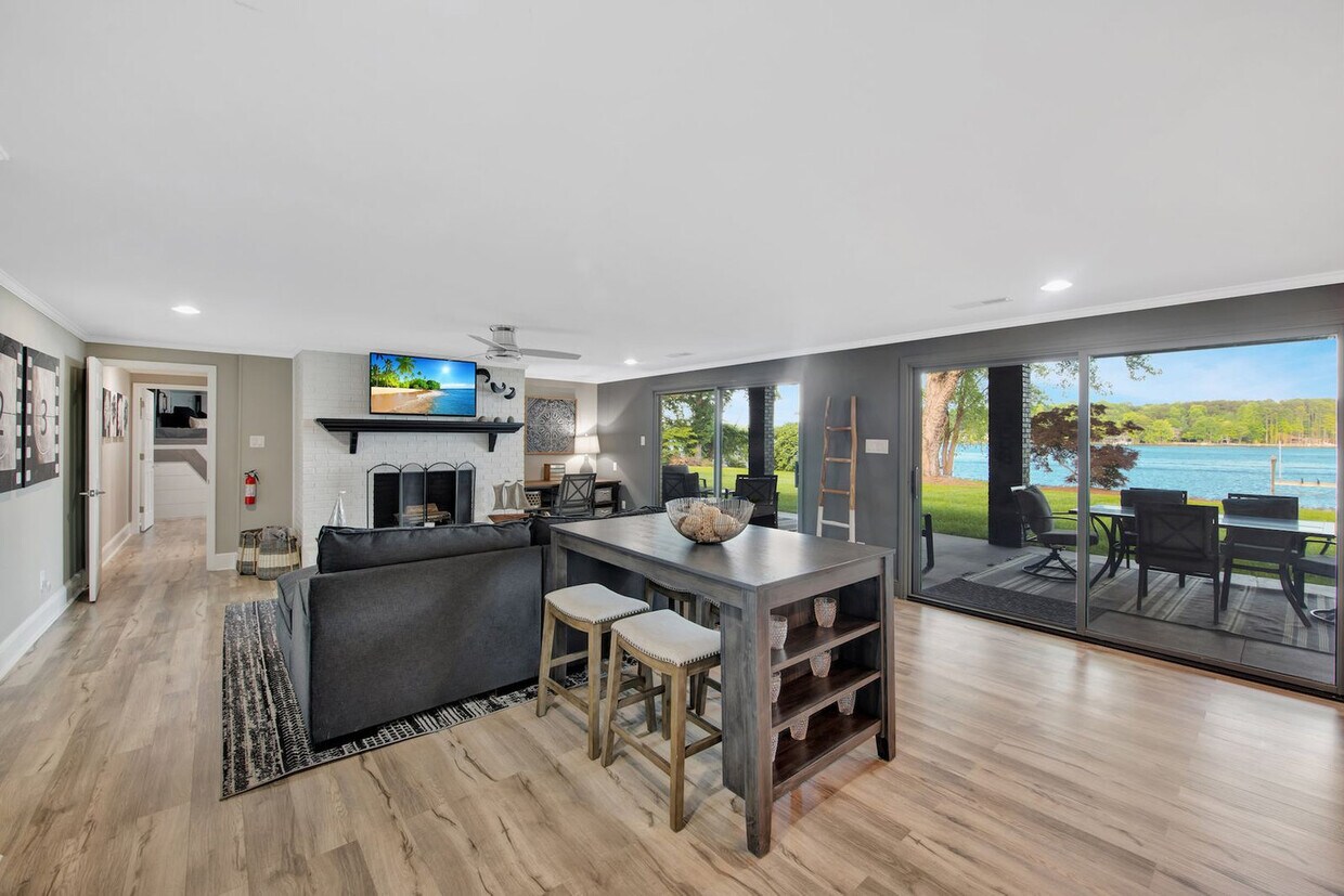 Foto principal - 524 Canvasback Rd