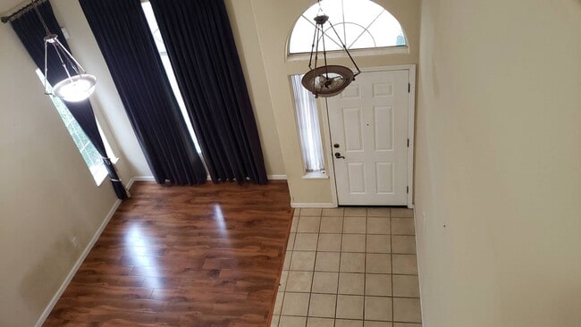 Foto del edificio - NICE TWO STORY IN WEST ROSEVILLE NEAR SCHO...