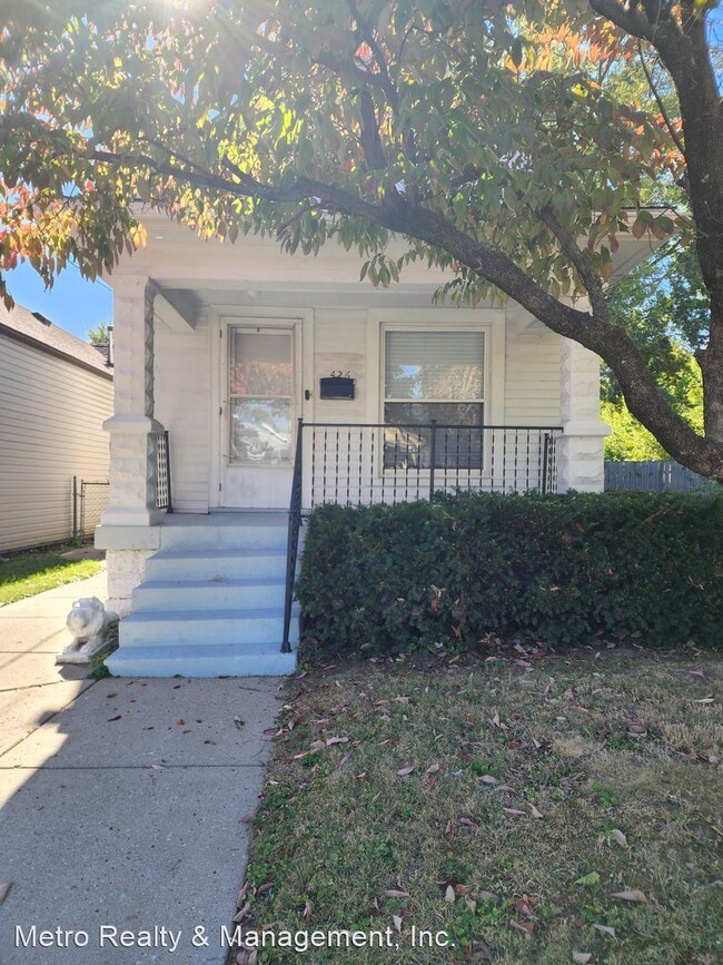 Building Photo - 3 br, 1 bath House - 426 E Brandeis Ave