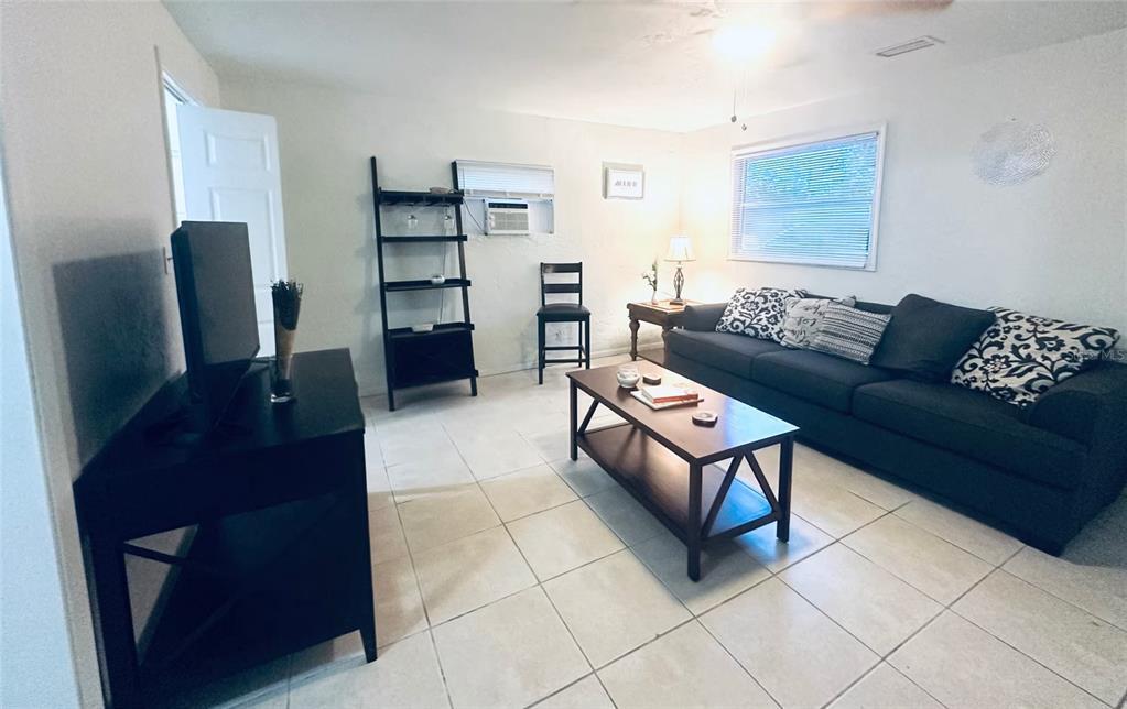 Foto principal - 4811 Emerson Ave S