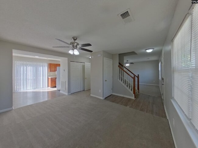 Building Photo - 741 Elderberry Ln