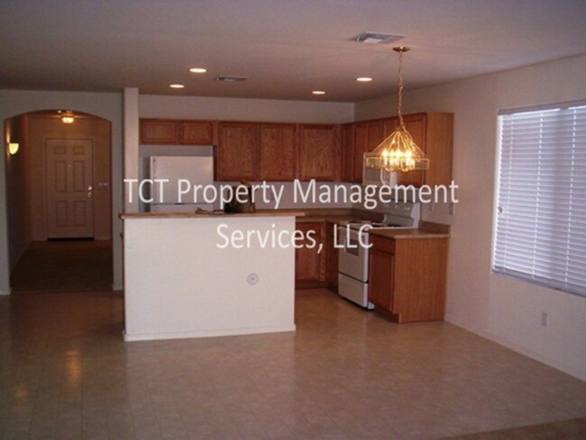 Foto del edificio - 4 bed/2 bath in Centerra