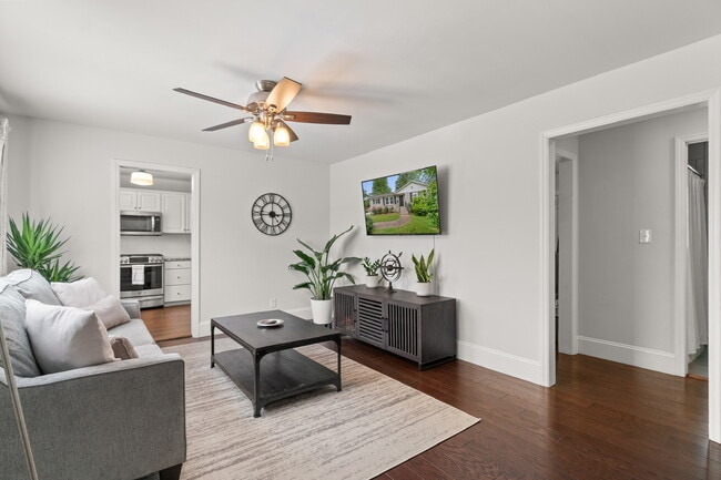 Building Photo - 1825 Windham Pl
