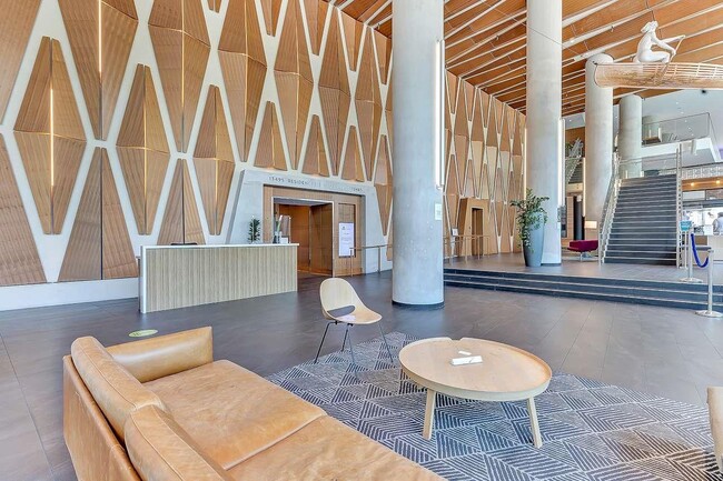 Photo du bâtiment - 13495 Central Ave