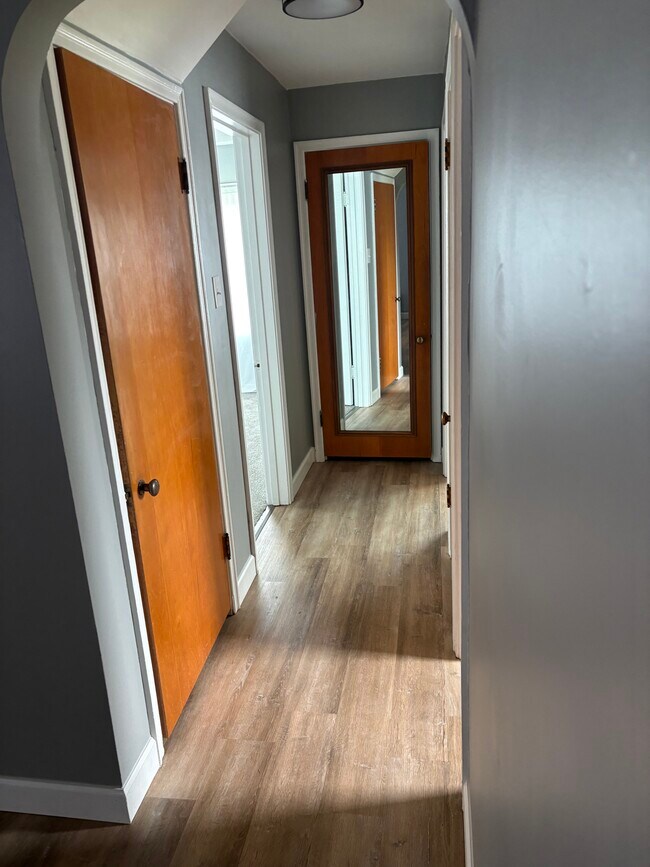 Pasillo - 1284 Ohio Ave