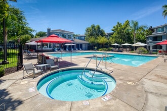 Building Photo - Lofts