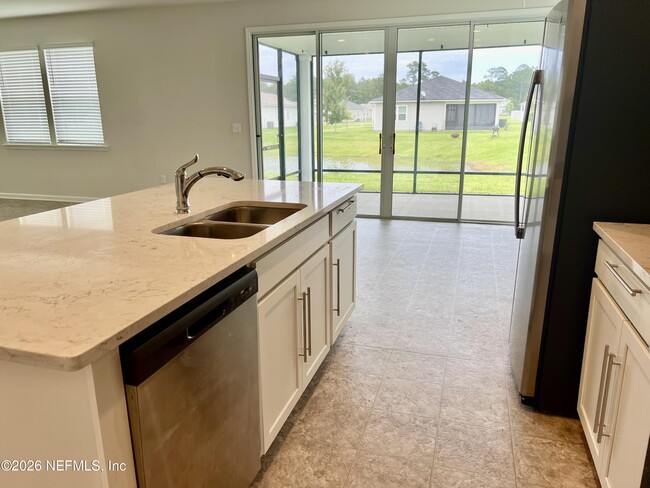 Foto del edificio - 12591 Lake Taylor Ln