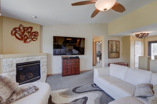 Foto del edificio - Beautiful 3-Bedroom, 2-Bath Ranch Home for...