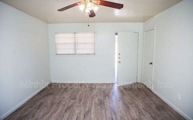 Foto del edificio - 4612 52nd St