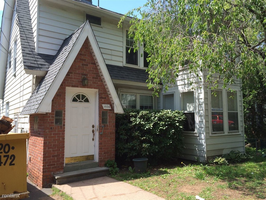 Primary Photo - 1602 Whitney Ave