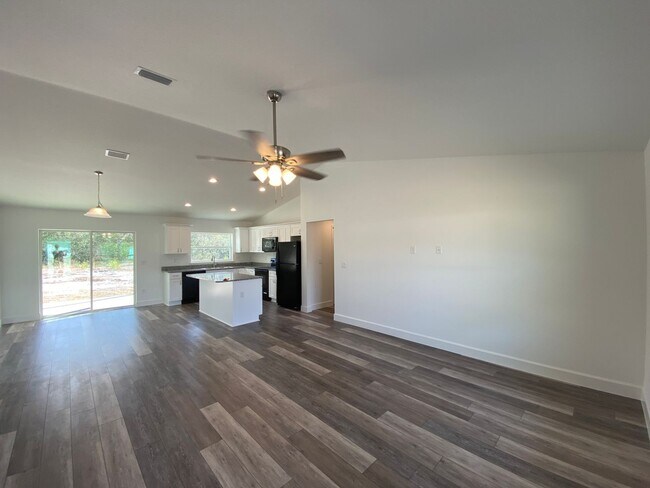 Foto del edificio - Desirable SW Ocala Neighborhood 3/2/2 **WO...