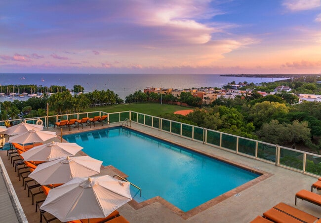 Building Photo - 2985 S Bayshore Dr