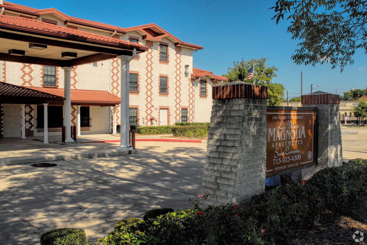 Building Photo - Las Villas de Magnolia