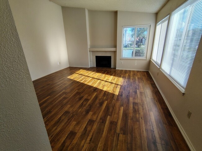 Foto del edificio - 1313 Floyd Ave