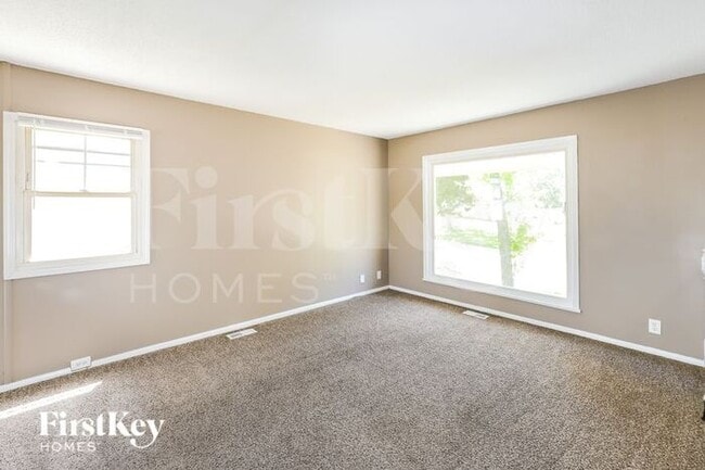 Building Photo - 805 N Powahatan Dr
