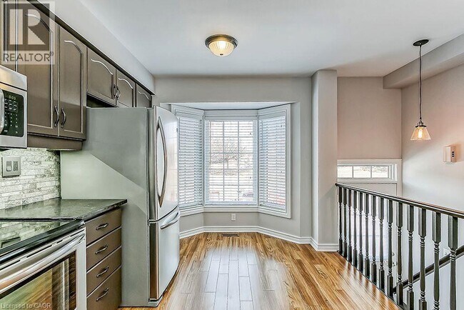 Building Photo - 3480 Upper Middle Rd