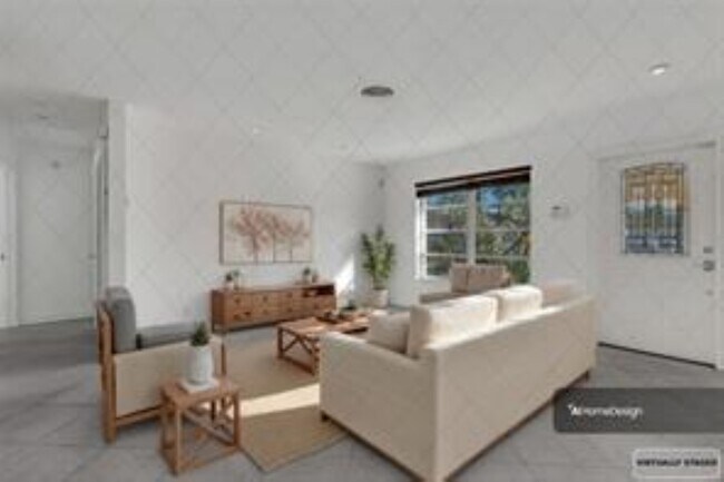 Building Photo - 2031 NW 39th Ct