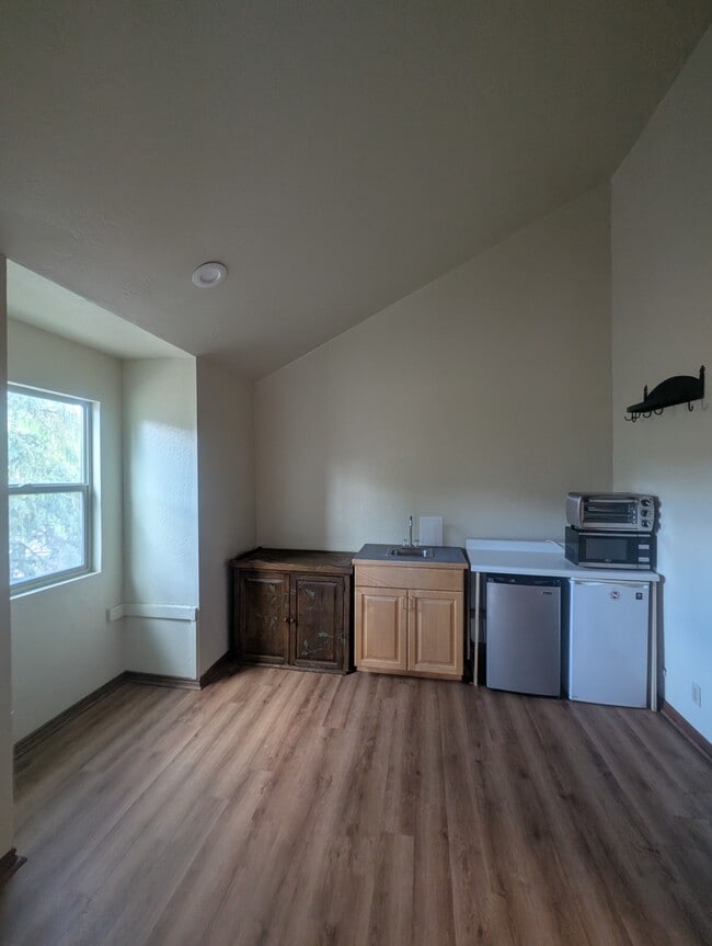 Building Photo - 2173 Sunrise Cir
