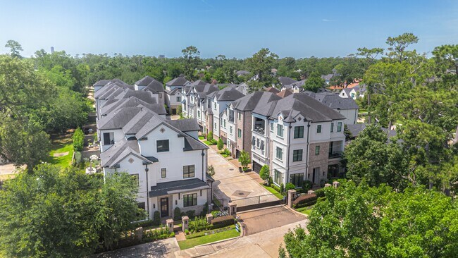 Building Photo - 1530 Cunningham Parc Ln