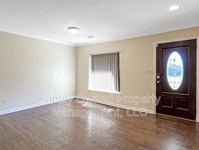 Foto del edificio - 2126 State Rd