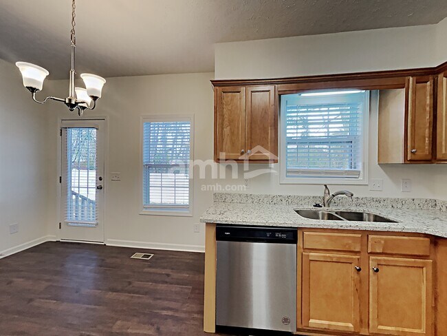 Building Photo - 2037 Aberdeen Cir