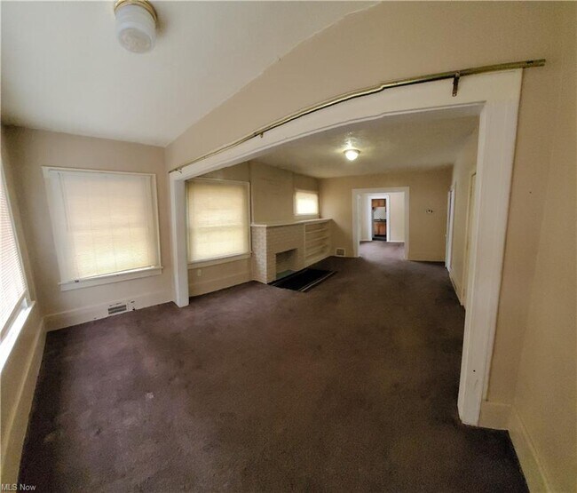 Building Photo - 601 Schiller Ave