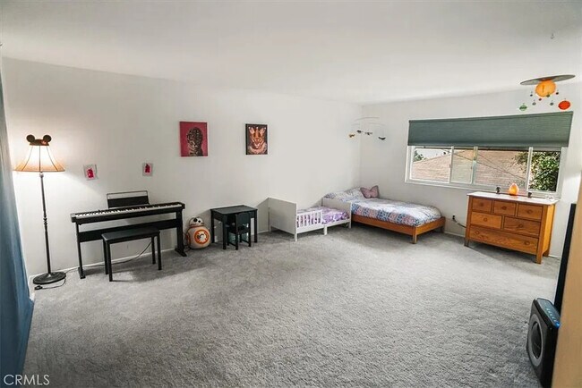 Building Photo - 10837 Huston St