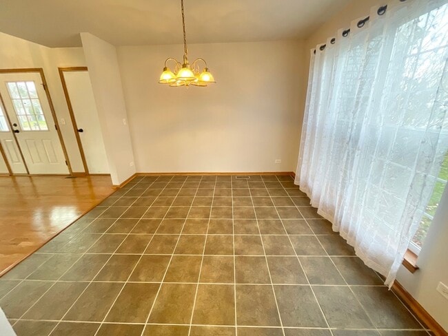 Building Photo - 1814 Van Dyke Ln