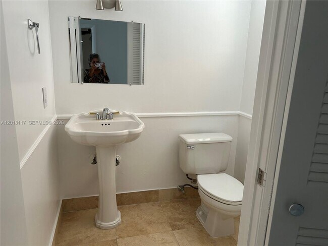 Foto del edificio - 6801 Harding Ave