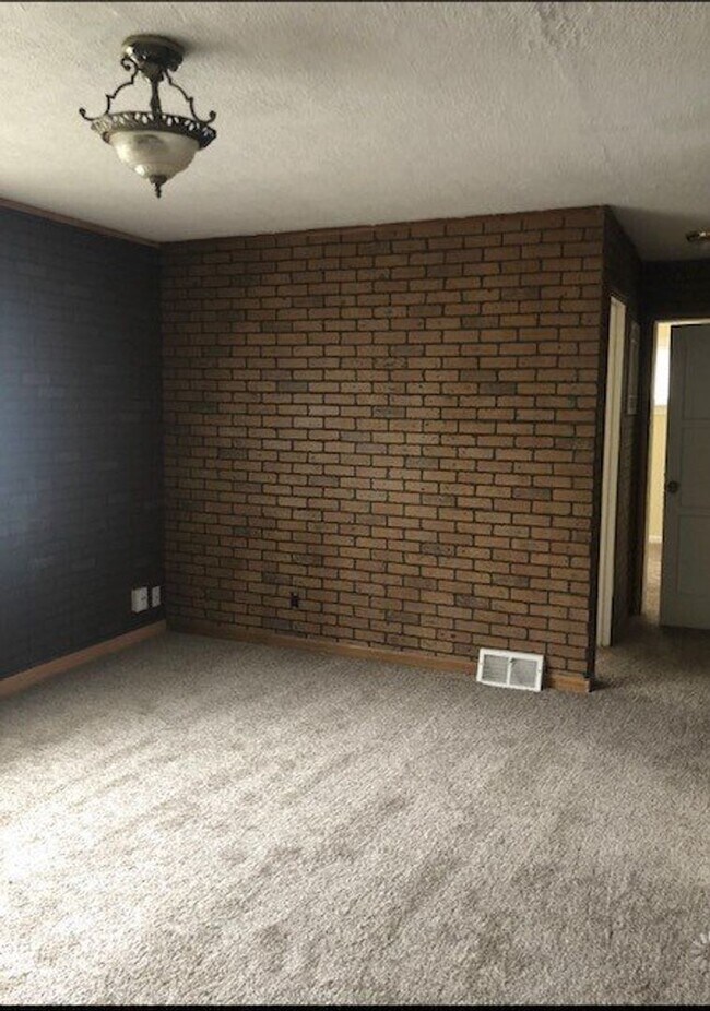 Foto del edificio - 2 Bedroom 1 Bath in Westland