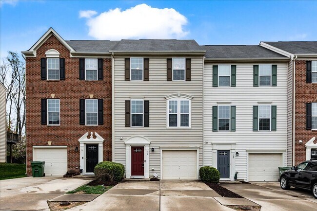 Foto del edificio - Charming 3-Level Townhome