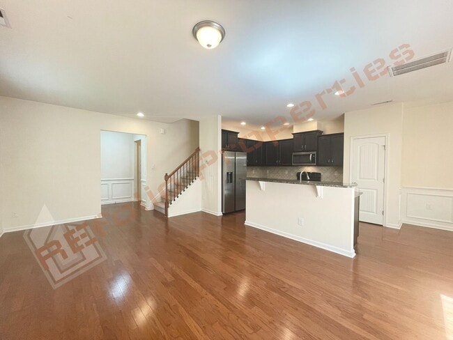 Foto del edificio - 429 Manchester Park Ln