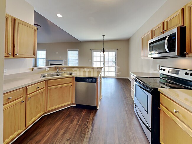 Building Photo - 6300 Slopeside Ct