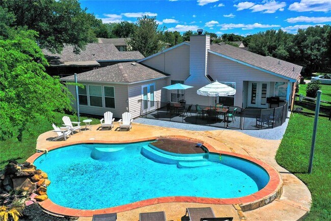 Foto del edificio - 13322 Hilltop Cir