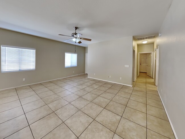Foto del edificio - 2634 E Jessica Ln