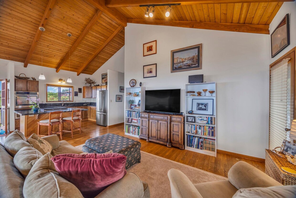 Foto principal - Fully Furnished 4BR in Kula. Garage, Bonus...