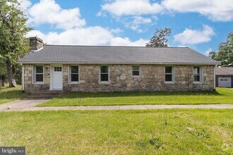 Building Photo - 56 Porter Ln