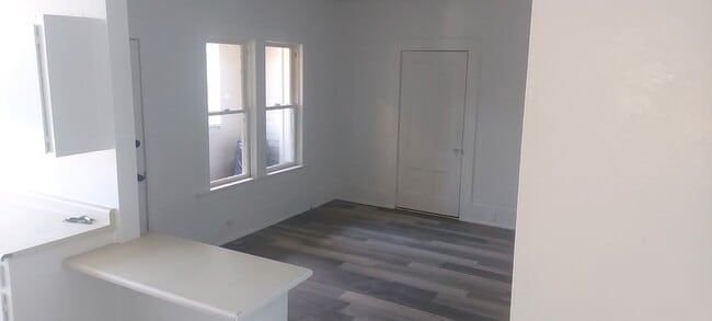 Building Photo - 815 G St