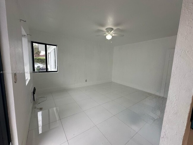 Building Photo - 7935 Crespi Blvd