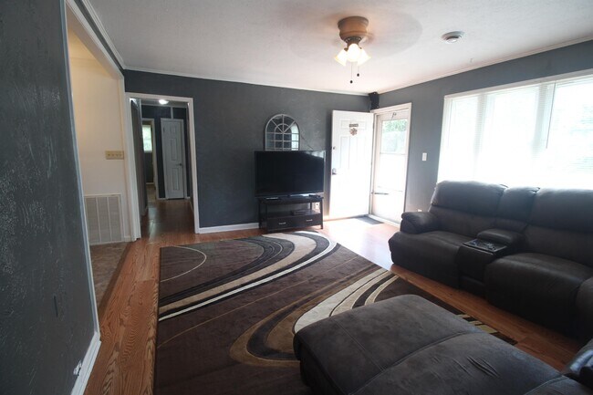 Foto del edificio - 3739 Richmond Rd NE