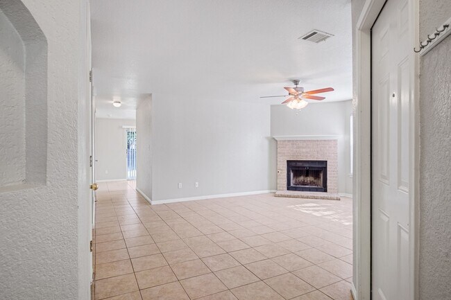 Building Photo - 3 Bedroom, 2 Bath Home on a Shady Lot in H...
