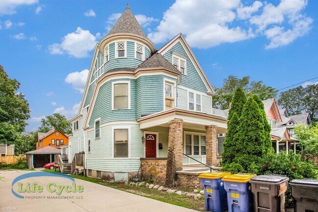 Foto del edificio - 2 br, 1 bath Triplex - 248 Henry Ave SE