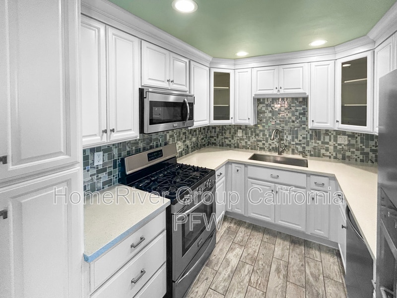 Primary Photo - 31569 Lindero Canyon Rd