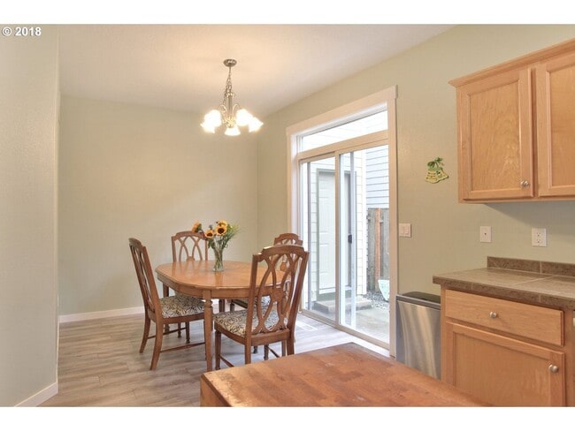 Building Photo - Comfortable Beaverton Living- 4 Bedroom, 2.5 Bath home Near Nike & Intel with Open Living & Priva...
