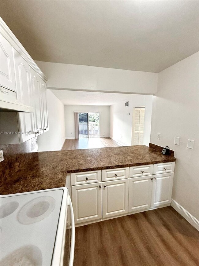 Foto del edificio - 2400 NW 16th St Rd
