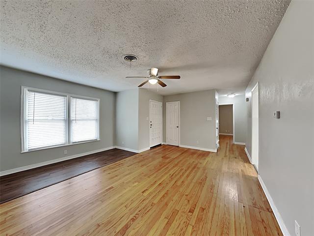 Building Photo - 109 SW Murphy Rd