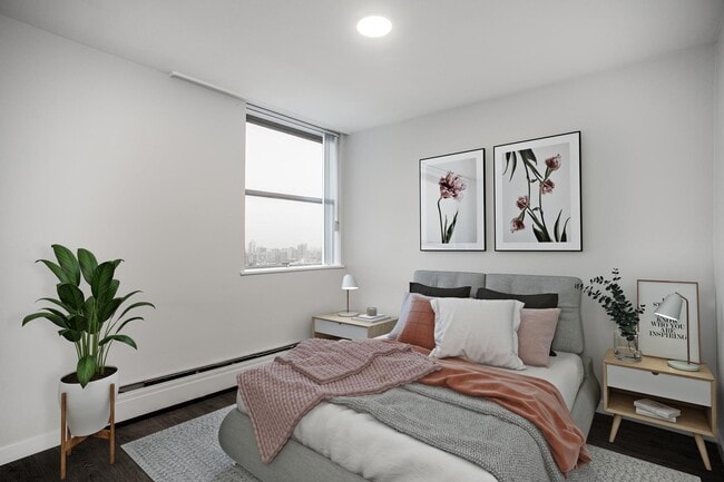 Building Photo - Hollyburn Court