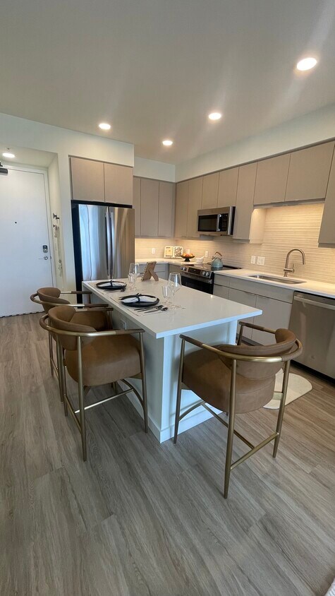 Foto principal - 223 NE 27th St